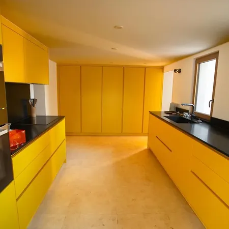 Villa U Tempu Persu *