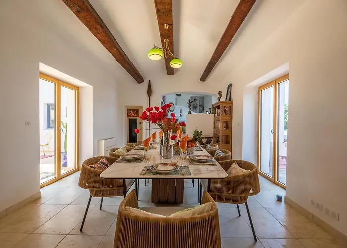 Villa U Tempu Persu *